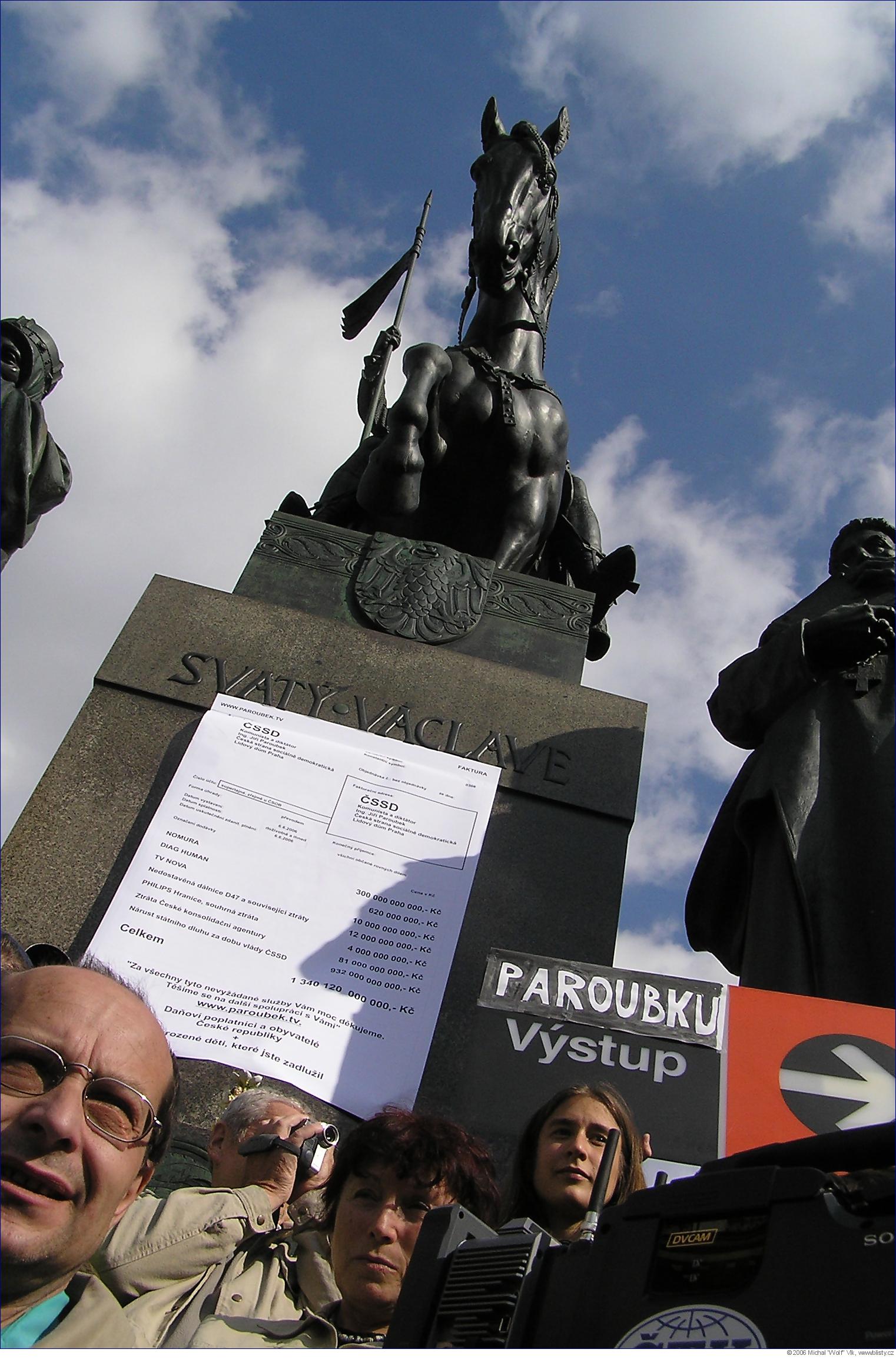 Paroubku odstup - demonstrace na Václavském náměstí