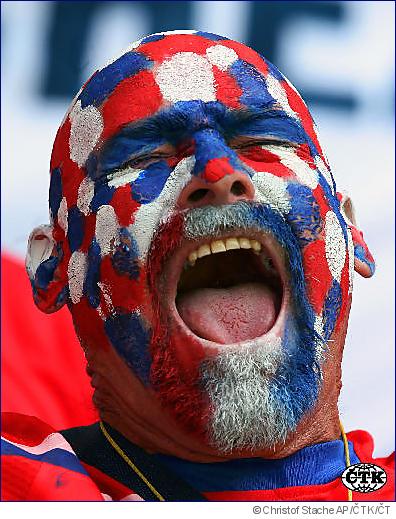 Kostarický fanoušek na zahajovacím utkání fotbalového šampionátu mezi pořádajícím Německem a Kostarikou, které se hrálo 9. června v Mnichově - foto: Christof Stache, AP/ČTK/ČT